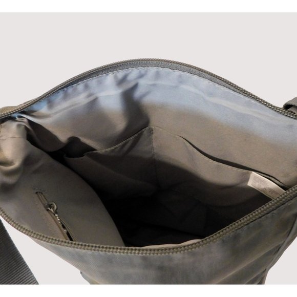 Baggallini Animal Print Crossbody Purse Gray Nylon Adj. Strap 10 in x 10.5 in - Picture 11 of 13